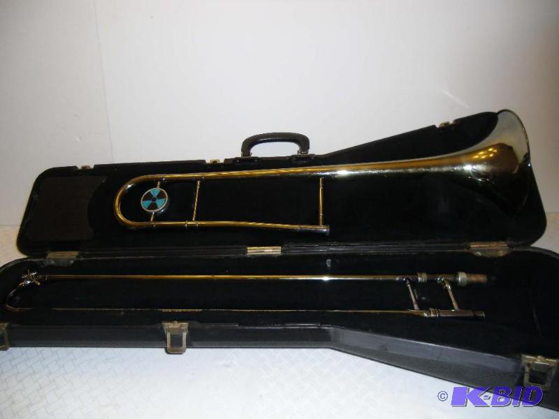 lot 20004 image: Vintage Trombone in King hard Case Numbered 38 2229071