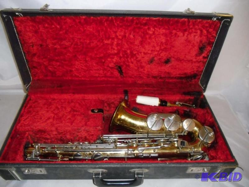 lot 20006 image: H & A Selmar Bundy Special Alto Sax 4 2347