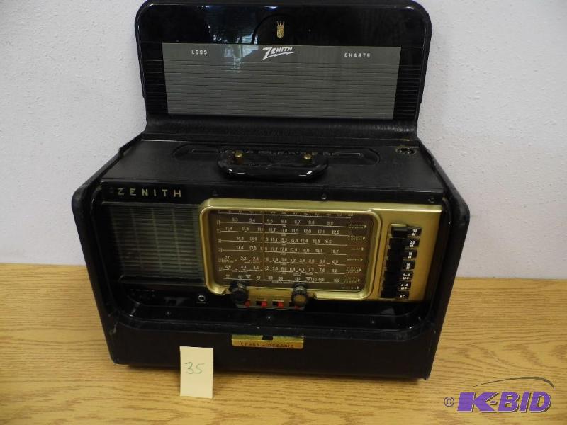 Zenith Trans Oceanic Radio - Wave Magnet