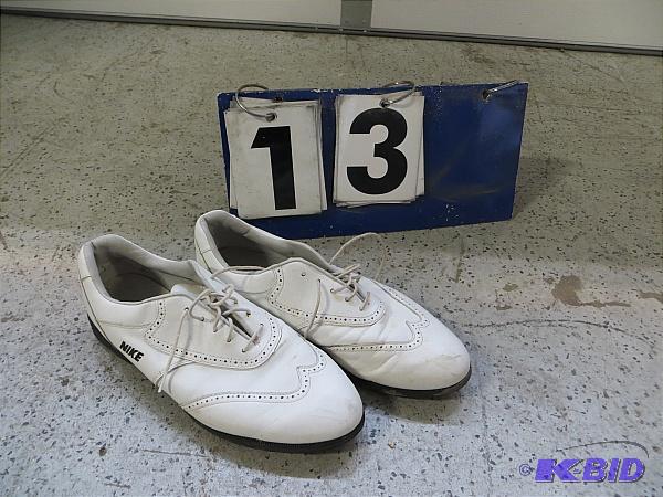 lot 13 image: Nike Mens Siz 11 golf Shoes. ...
