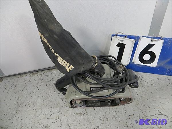 lot 16 image: Porter&nbspCable 21" Belt Sander....