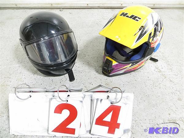 lot 24 image: Kids Size Large Arctic cat Snowmobile helmet ...