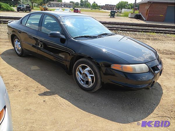 lot 3 image: Year 2000 Make Pontiac Model Bonneville&nb...