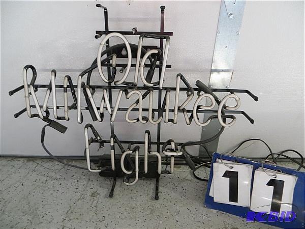 lot 11 image: Old Milwaukee Light Neon. Broken neon. Does n...