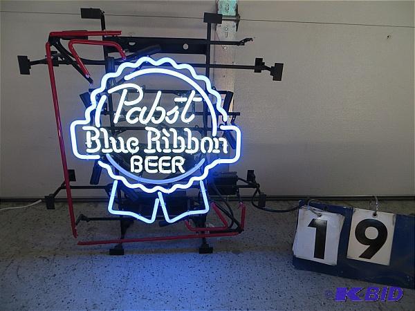 lot 19 image: Pabst Blue Ribbon Neon. Partially lights. Has...