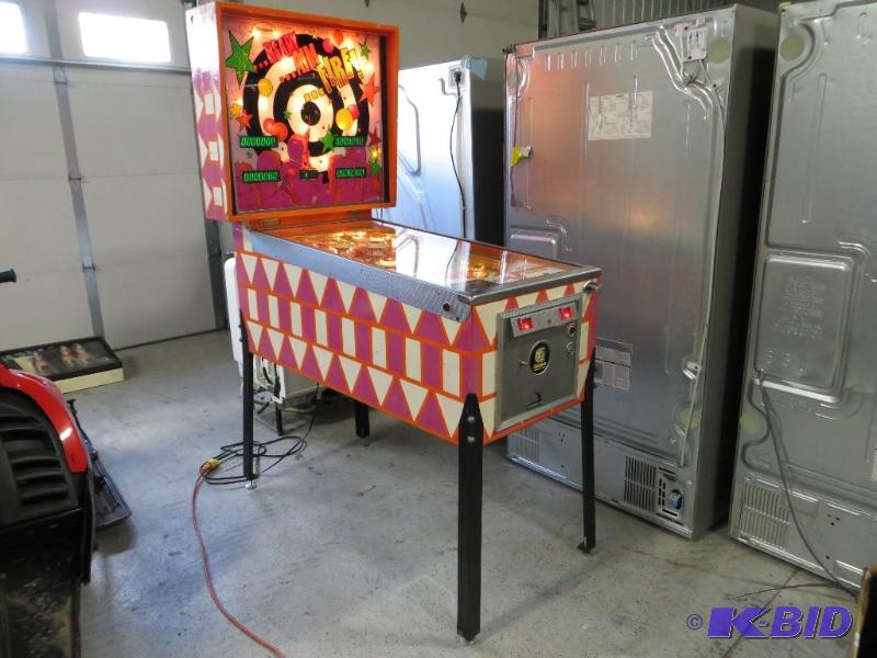 lot 3 image: Gotllieb Ready Aim Fire Pinball Machine Game ...