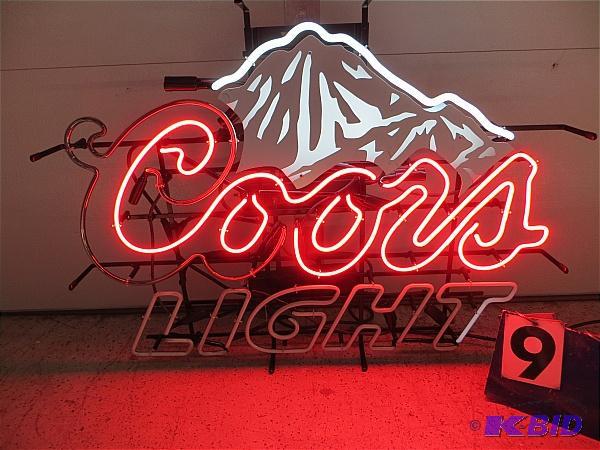 lot 9 image: Coors Light Neon. Partially Lights. 39&quotW...
