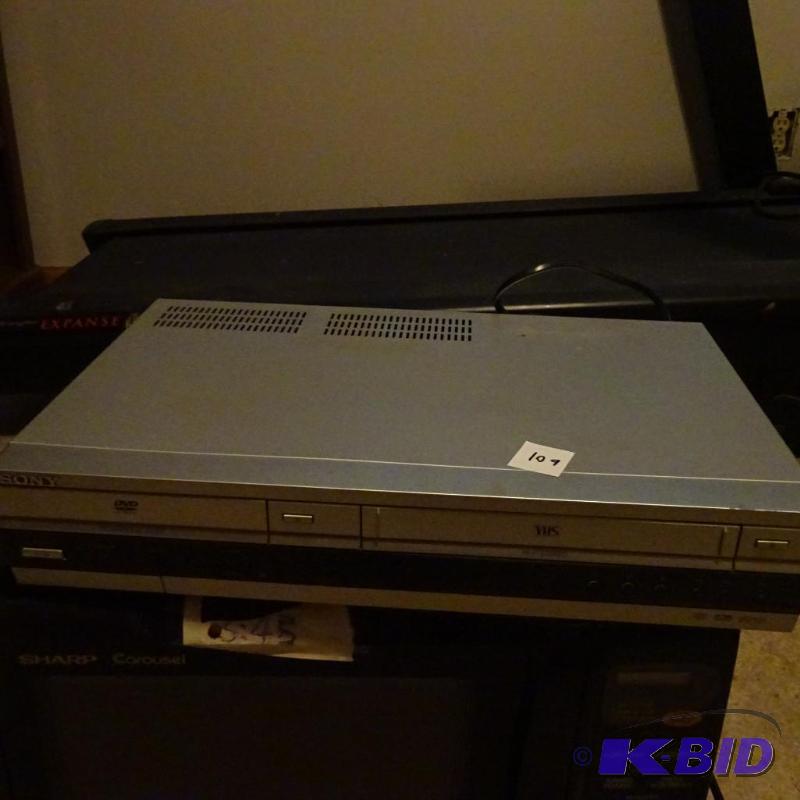 lot 109 image: Sony DVD VCR. SLV-D360P...