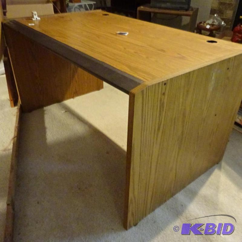 lot 116 image: 50x30x27 computer desk...