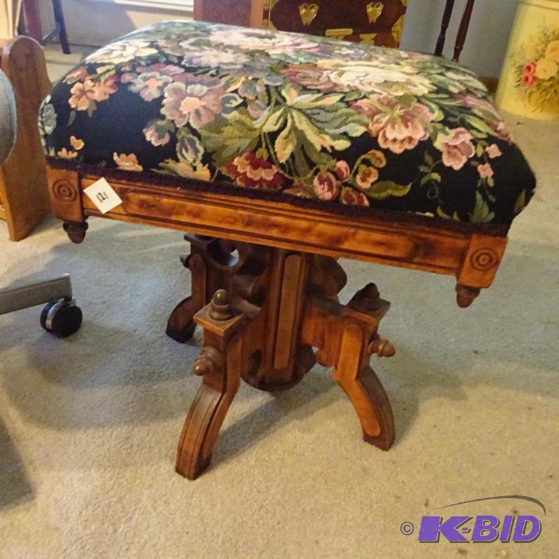 lot 121 image: Vintage decorative wood piano bench. Adjustab...