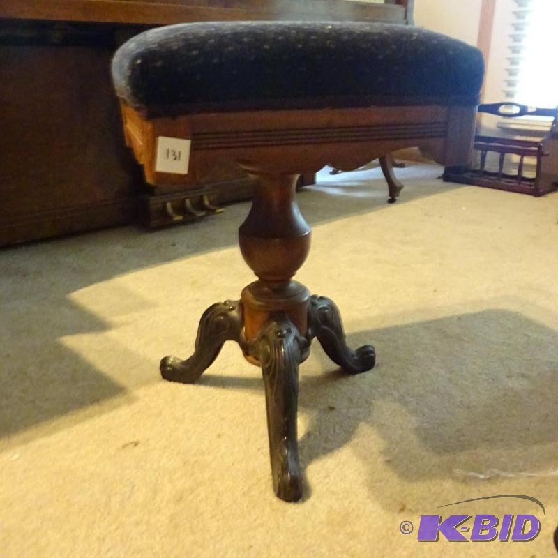 lot 130 image: Vintage piano stool, metal. Feet. Adjustable ...