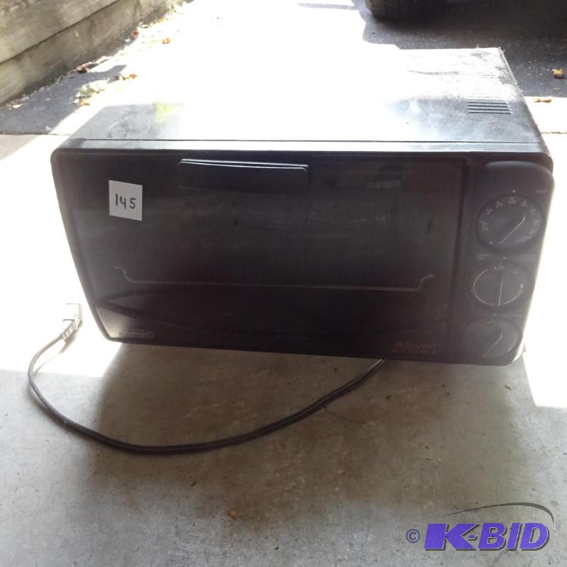 lot 145 image: delonghi toaster oven...