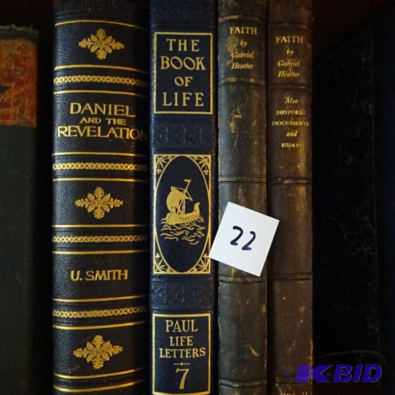 lot 22 image: 4 Vintage books...
