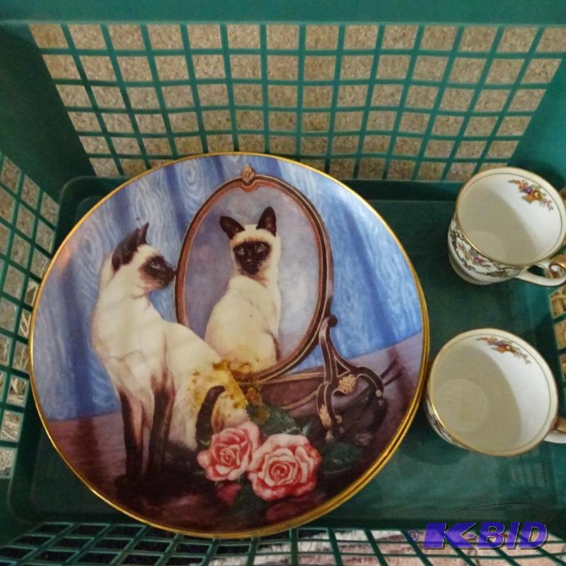 lot 28 image: Franklin mint Siamese cat collectors plates. ...