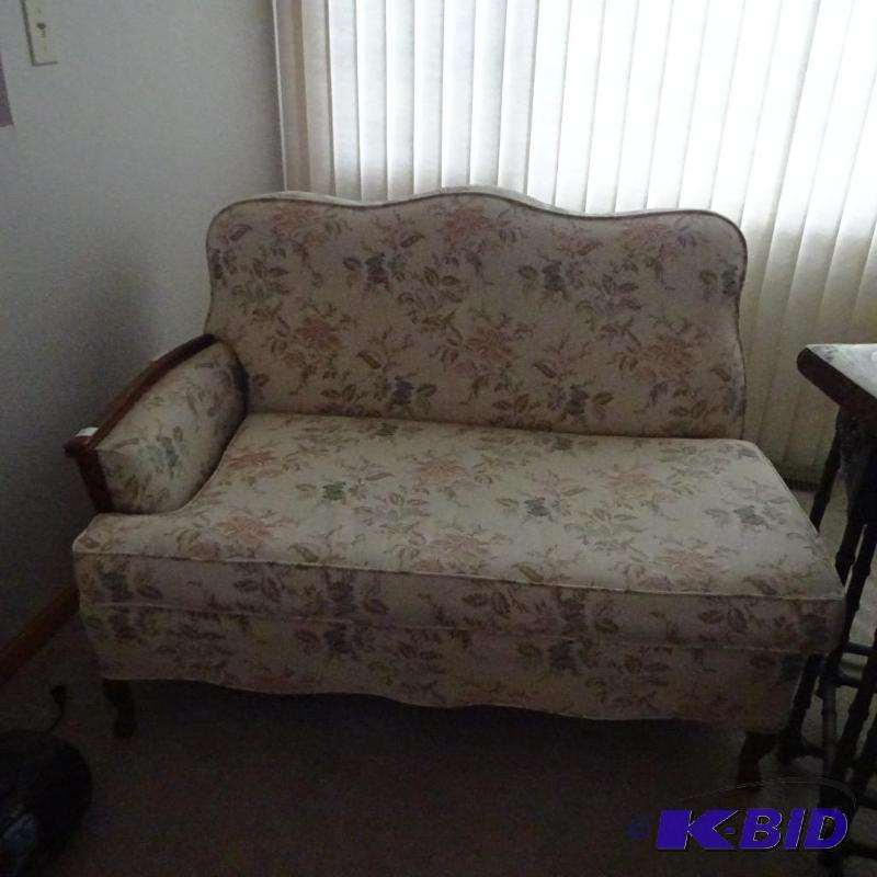lot 4 image: Vintage love seat. Wood frame. Fabric is in g...