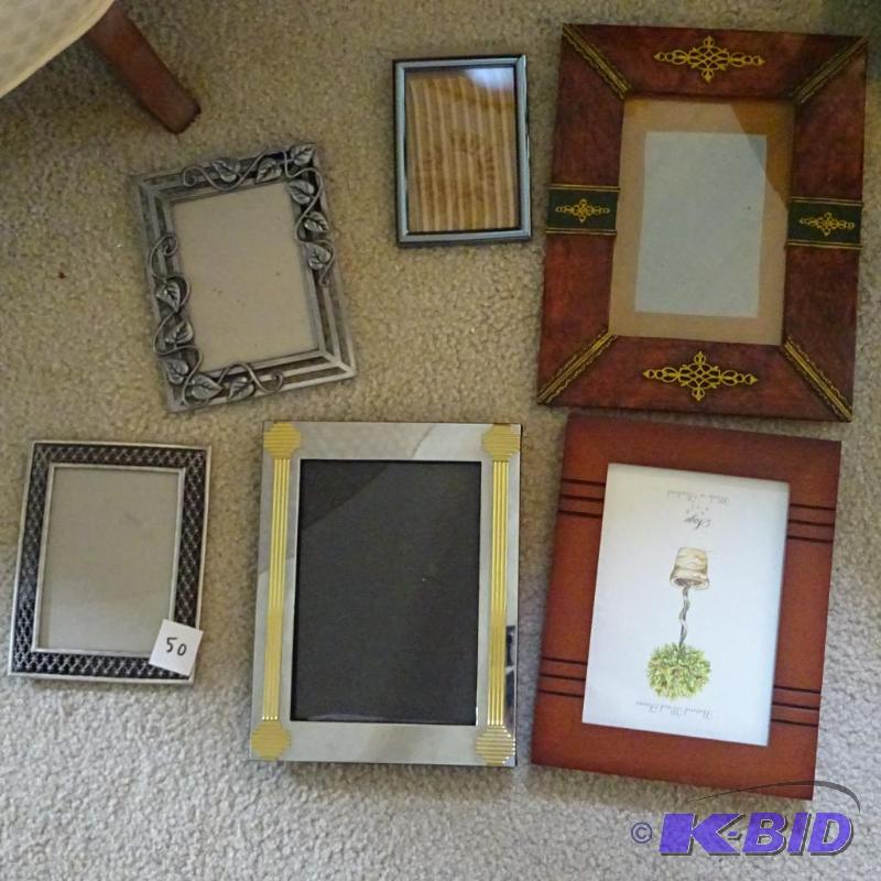 lot 50 image: 6 picture frames...