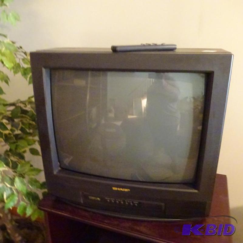 lot 72 image: Sharp 20" color TV 20E-S50M. Works...
