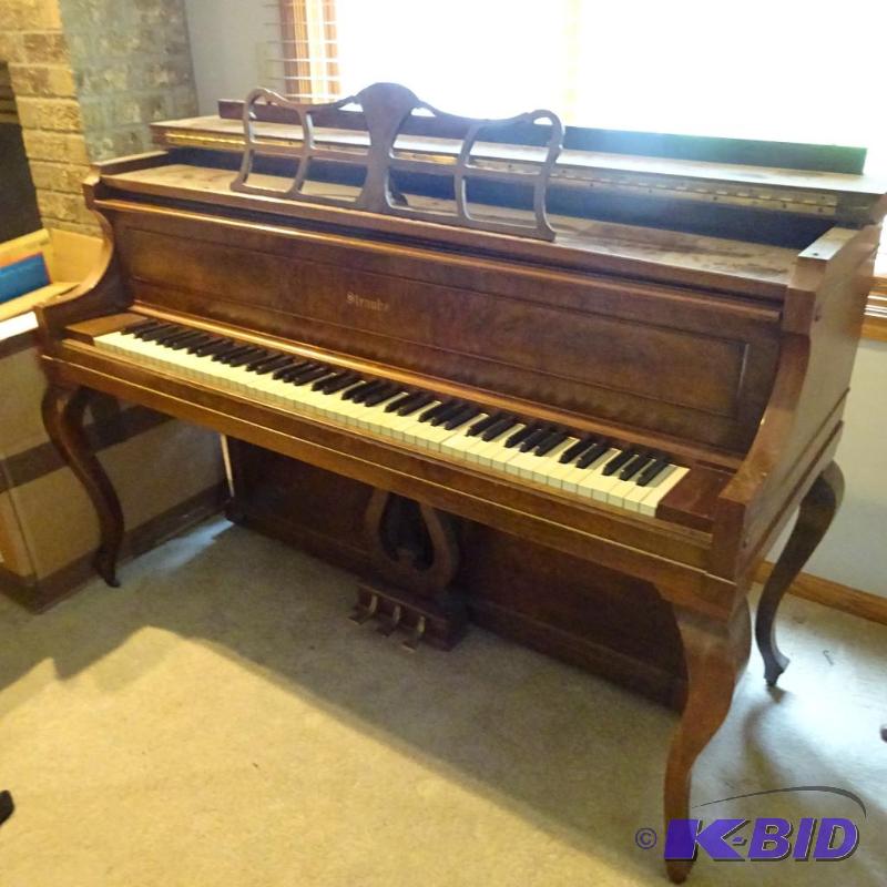 lot 78 image: Straube vintage piano. Looks to be in real ni...