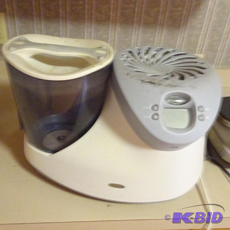lot 87 image: Honeywell humidifier...