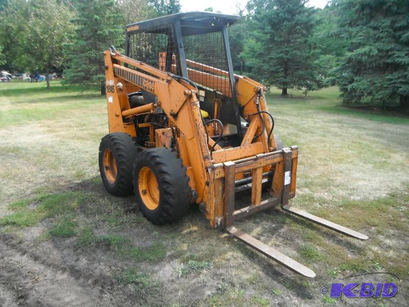 lot 1 image: 1982 CASE&nbspIH Skid Steer 1845, Gas Powere...
