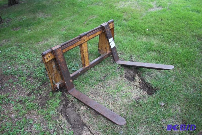lot 10 image: 36" Adjustable Forks for Forklift, Used ...