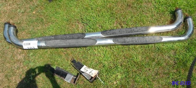 lot 103 image: Lot of (2) Go Rhino truck running boards 76&q...