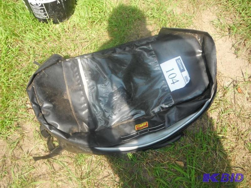 lot 104 image: Quad Boss brand bag...
