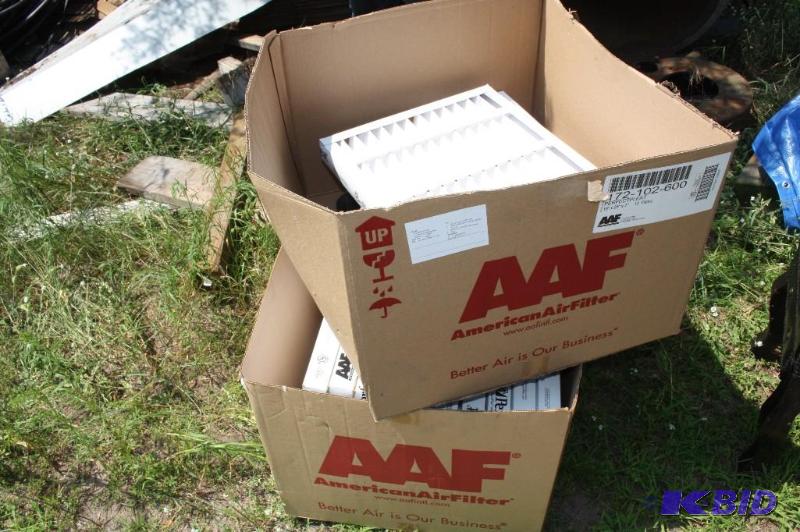 lot 113 image: Lot of (2) boxes of&nbspPerfectPleat with Du...