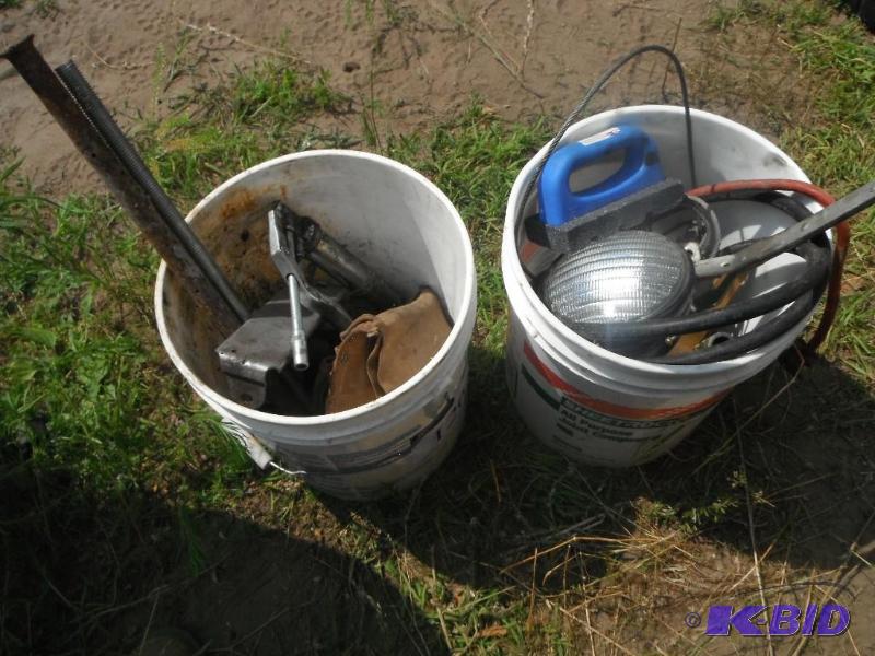 lot 126 image: Lot of (2) Buckets of Auto Parts Including a ...
