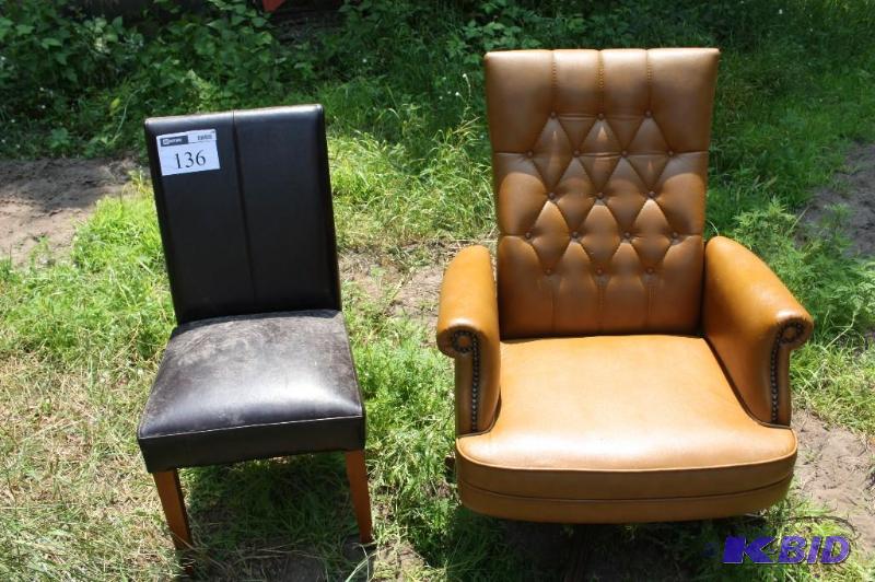 lot 136 image: Lot of (2) chairs (1) 20&quotx18 12&quotx3...