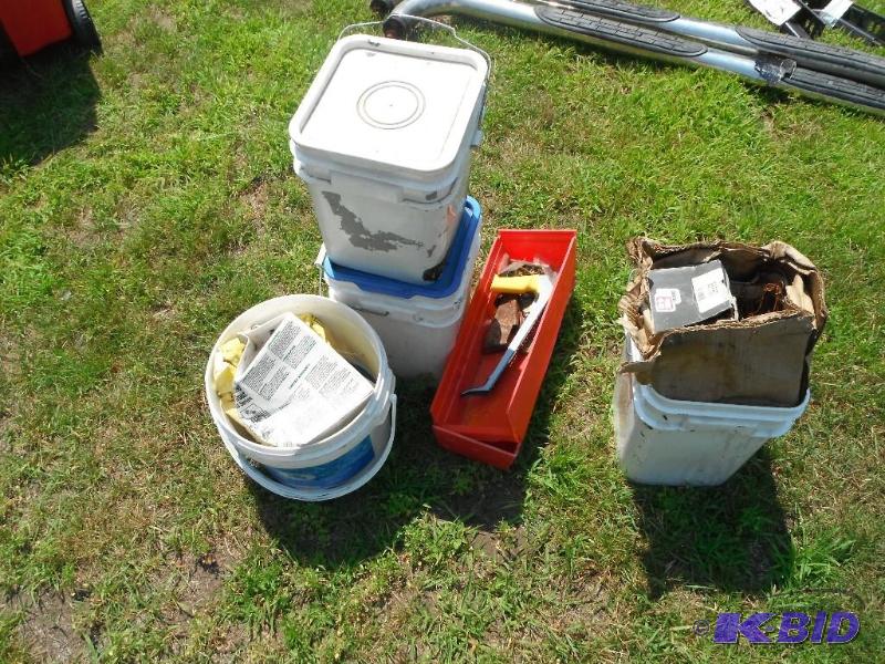 lot 138 image: Lot of (5) containers of various items includ...