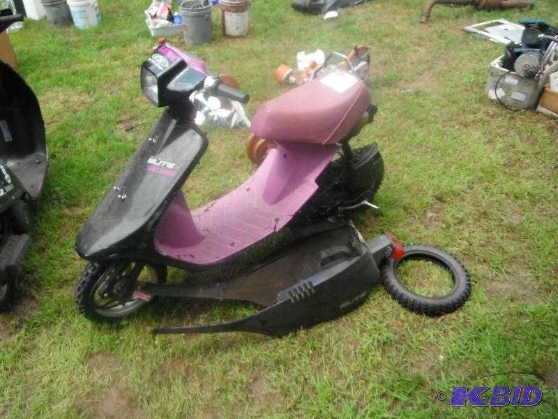 lot 150 image: Honda Elite 50 Dirt Rider Moped. 4889 Miles, ...