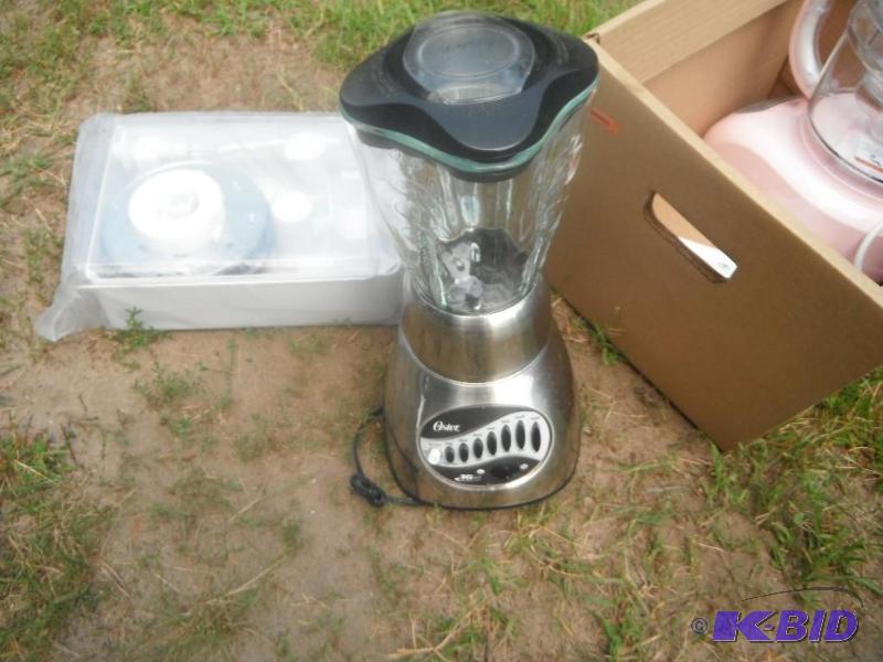 lot 170 image: Lot of various items including a Kitchen Aid ...