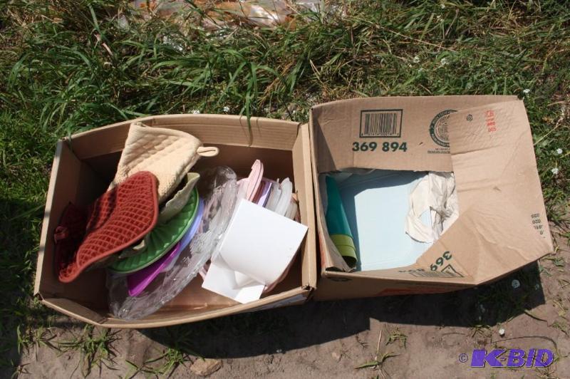 lot 175 image: Lot of (2) boxes with various items including...