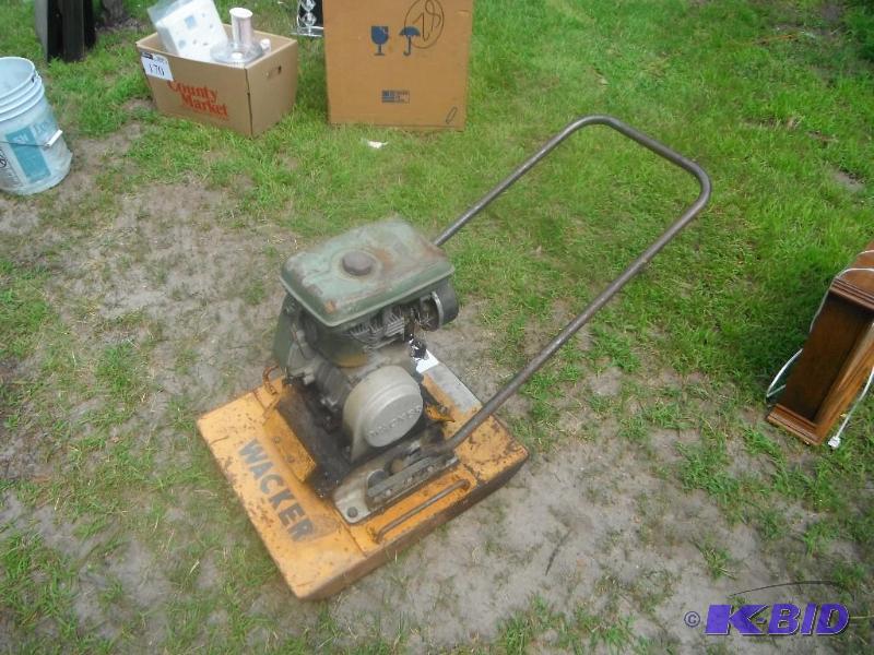 lot 178 image: Wacker plate VPG 155R ...