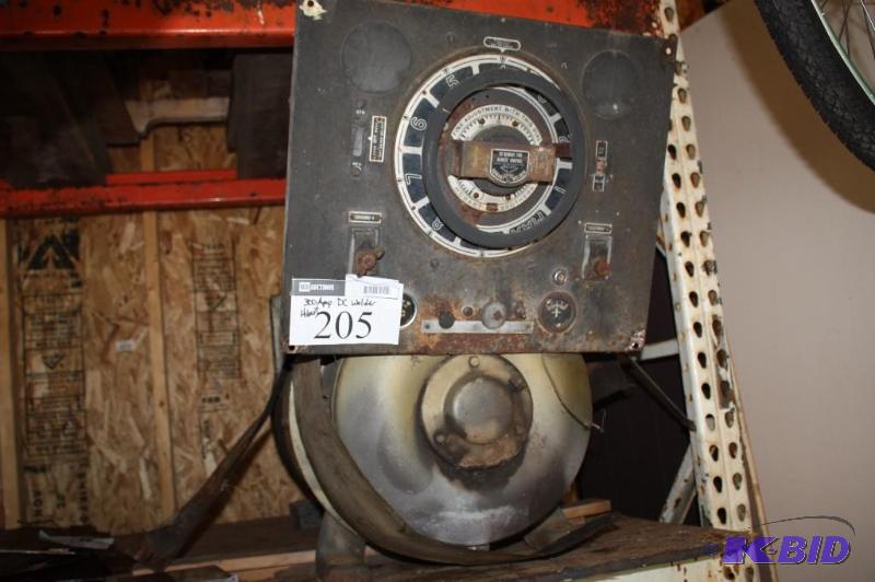 lot 205 image: Hobart brand 300 Amp DC welder ...
