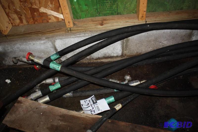 lot 211 image: Lot of (10) hydraulic back hoe hoses, all met...