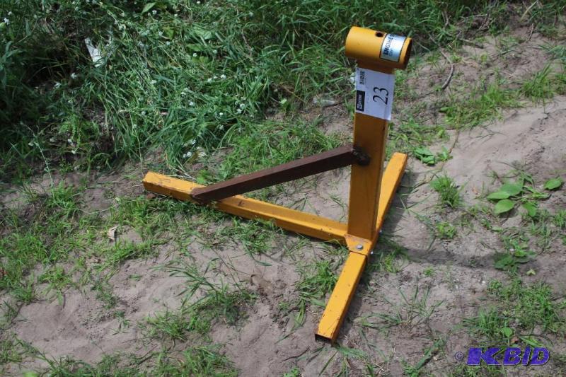 lot 23 image: Engine stand 750 LBS capacity 32&quotx18&quo...