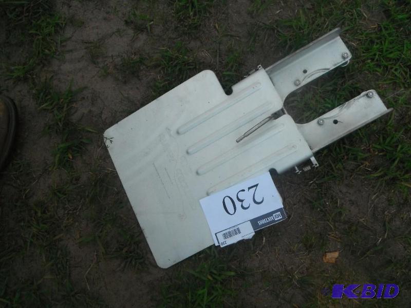 lot 230 image: Trolling Motor Stand...