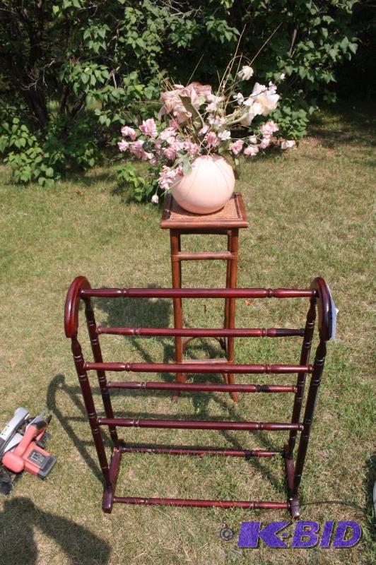 lot 240 image: Wooden towelblanket rack 26&quotx9&quotx34...