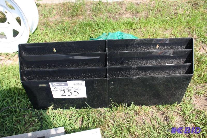 lot 255 image: Plastic magazinepaper rack 27&quotx4&quotx...