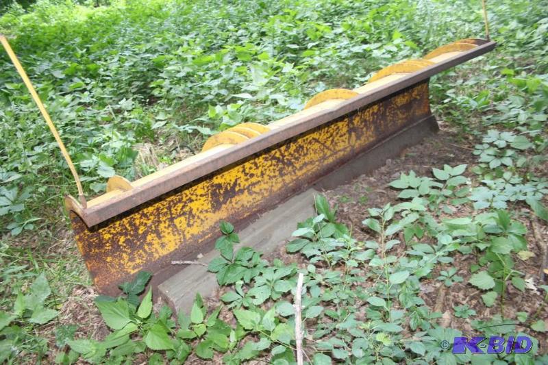 lot 28 image: 108&quotx32&quotx20" Hydraulic Snow Pl...