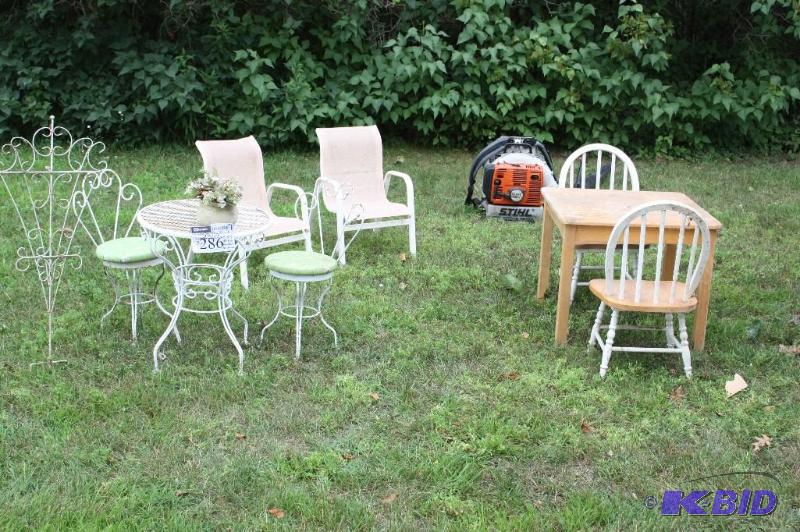 lot 286 image: Lot of multiple items. All kids furniture for...