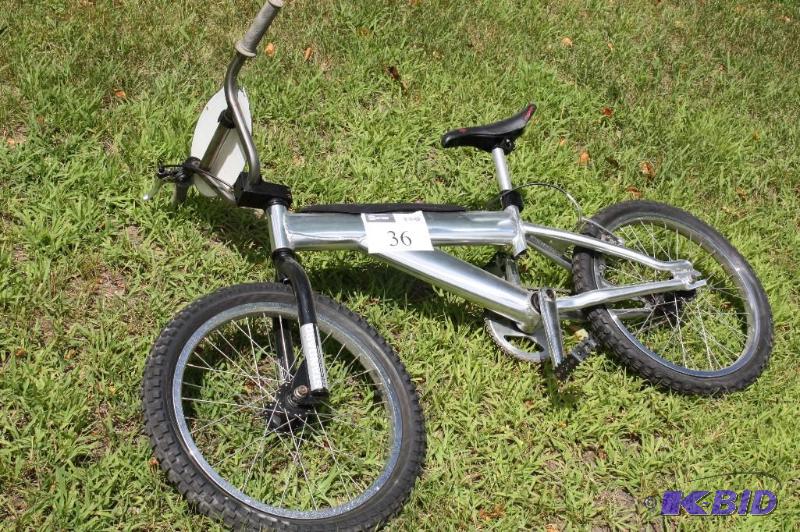 lot 36 image: Shimano Araya bicycle with 16" rims...