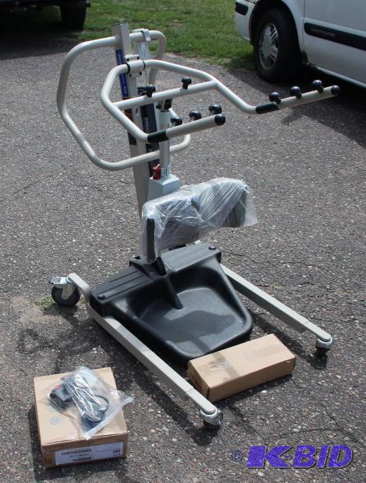 lot 5 image: Invacare RPS350-1&nbspReliant 350 stand-up l...