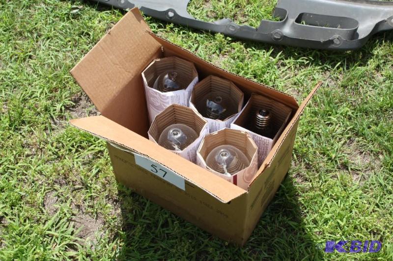 lot 57 image: Lot of (5) GE multi-vapor lamp light bulbs...