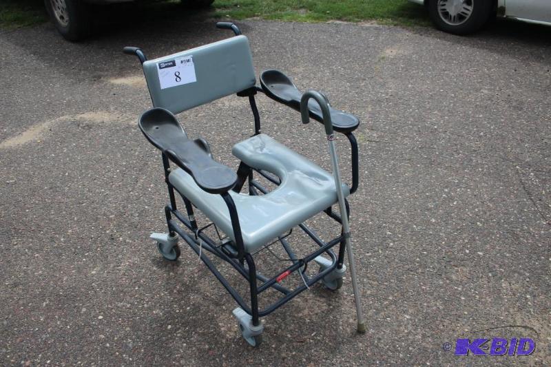 lot 8 image: Activeaid&nbspbathroom and shower chair 31&q...