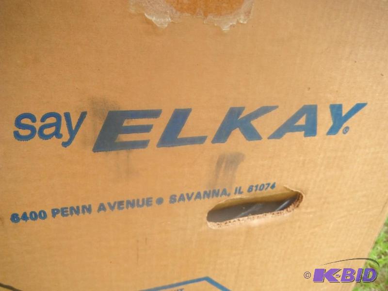 lot 85 image: Elkay brand drinking fountain...