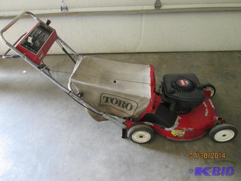 Toro Self-Propelled 21&quot Mower, 5HP Engin...