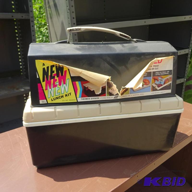 lot 105 image: Thermos Lunch Box With Thermos and Ice Pack...